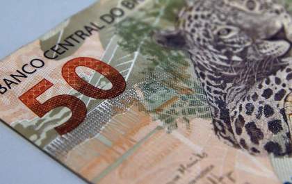 Governo anuncia aumento do salário mínimo para R$ 1.100,00 em 2021