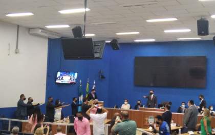 Acompanhe o primeiro discurso de 2021 do prefeito reeleito Angelo Guerreiro