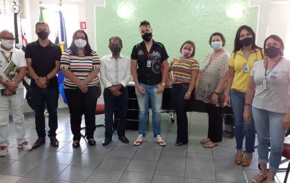 Conselheiros tutelares de Castilho cumprimentam prefeito e vice