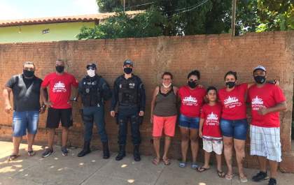 Três-lagoense distribui 980 brinquedos para as crianças carentes de Três Lagoas