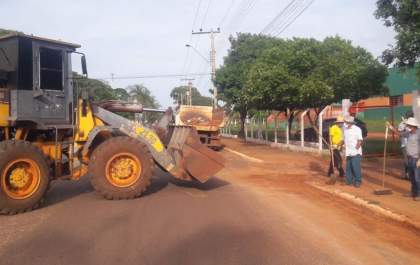 Castilho começa a ganhar ‘cara nova’ com limpeza pública pelos bairros