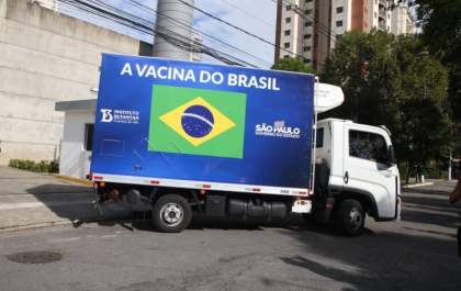 Caminhão com vacina contra Covid-19 sai de São Paulo para Araçatuba