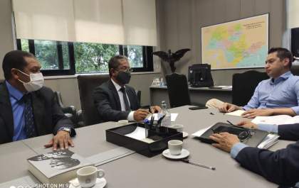 Em SP, Paulinho tem boas notícias sobre vacina e reivindica melhorias para Castilho