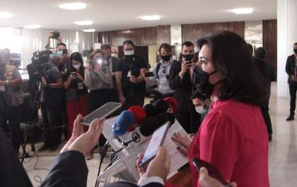 Simone Tebet comunica candidatura independente e defende diálogo