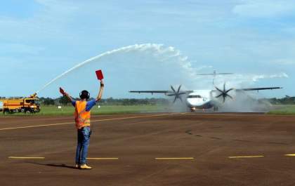 “Batismo inaugural” de aeronave oficializa retorno dos voos comerciais&nbsp;