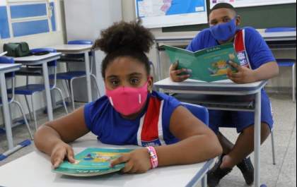 SEMEC orienta pais e responsáveis sobre utilização dos kits de material escolar para todas as Unidades da REME