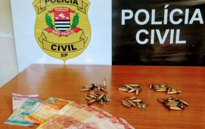 Mulher e adolescente de 13 anos são flagrados com cocaína