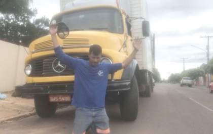 Aos 25 anos, jovem realiza o sonho de ter seu próprio veículo de transporte