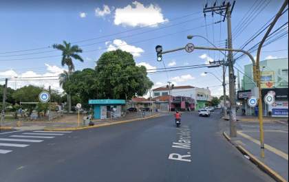Comerciante é assaltado após sair de banco na Marcílio Dias