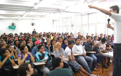 Movimento busca educadores voluntários para cursinho pré-vestibular em Araçatuba