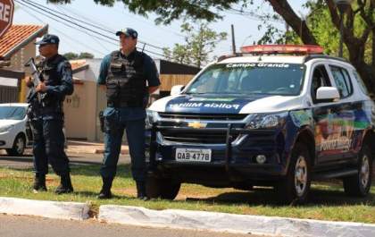 Foragida da Justiça é presa com cocaína em partes íntimas
