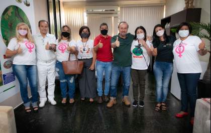 Mário Celso recebe voluntários da Casa Rosa