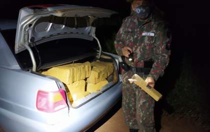 Polícia Militar Ambiental de Naviraí apreende veículo com 346 kg de drogas