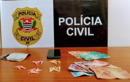 GOE/Deic prende homem com cocaína e quase R$ 3,5 mil em dinheiro