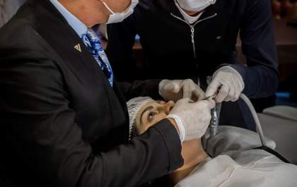 Estudante de Odonto e frentista é contrato por dentista dos famosos e história viraliza