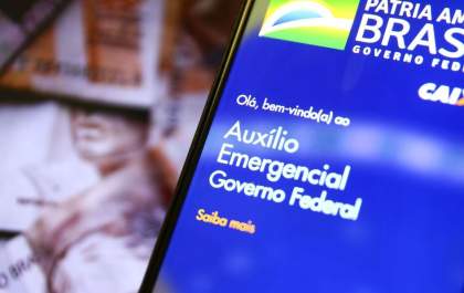 Sem consenso, votação da PEC Emergencial é adiada para terça-feira