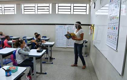Plenário aprova projeto do bônus anual a profissionais da educação em Araçatuba