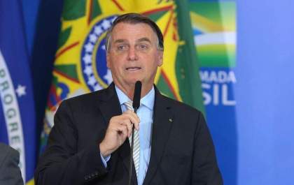 Bolsonaro zera PIS e Cofins do diesel e do gás de cozinha