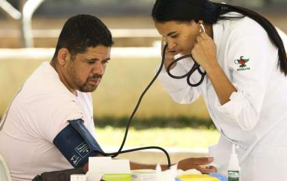 ANS determina que planos cubram novos remédios, exames e cirurgias