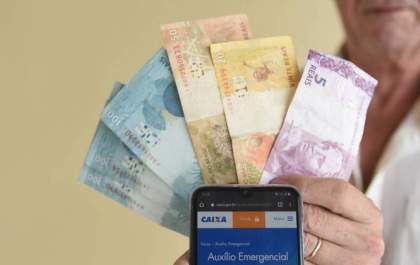 Câmara aprova admissibilidade da PEC do auxílio emergencial