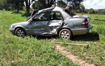 Idosa de Guararapes morre após colisão de carro com caminhonete