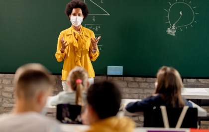 Ministro da Educação volta a pedir inclusão de professores na prioridade da vacina