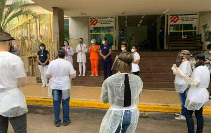 Profissionais das linhas de frente da Santa Casa de Araçatuba são homenageados