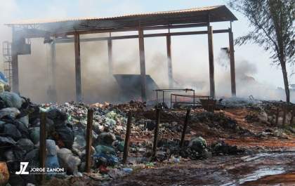 Cooperativa de Recicláveis é totalmente destruída por incêndio que pode ter sido criminoso