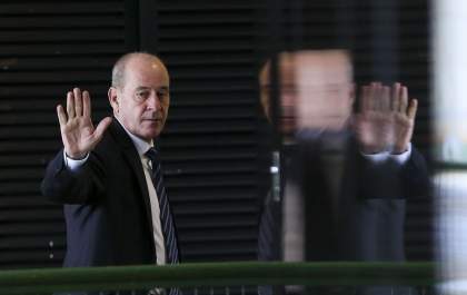 Fernando Azevedo e Silva anuncia que vai deixar o Ministério da Defesa