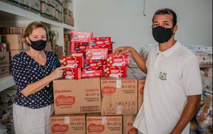 Bombons serão entregues juntamente com kits merenda