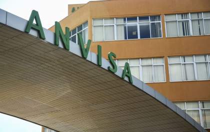 Anvisa recebe pedido de uso emergencial de medicamento contra covid-19