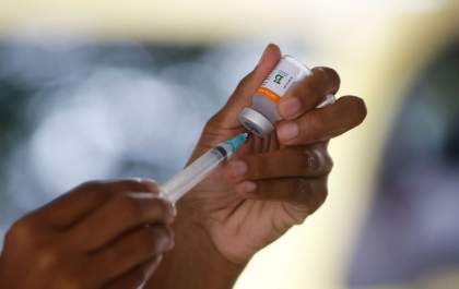 Covid-19: pessoas com HIV/Aids também terão prioridade para vacina