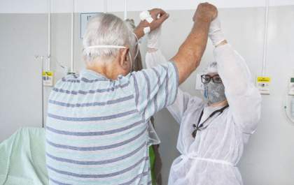 Prefeitura oferece fisioterapia para auxiliar pacientes com covid-19 no PS