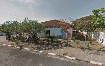 Homem é flagrado furtando fiação de creche em Penápolis