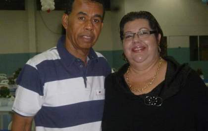 Casal de professores de música procura ex-alunos nas redes sociais
