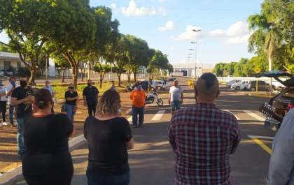 Artistas prestam última homenagem ao baixista 'Vitim'