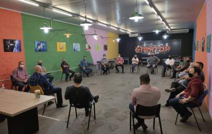 Comerciantes e Prefeitura se reúnem para discutir horário de funcionamento