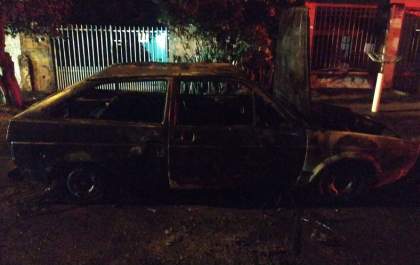 Homem é preso acusado de incendiar carro do sócio dele