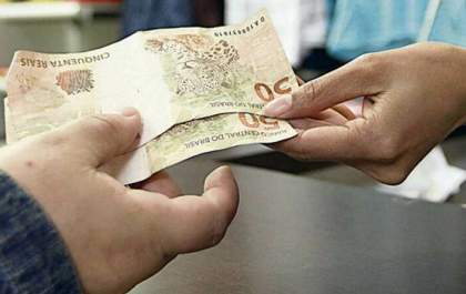 A uma semana do Dia das Mães, salário de servidores injeta R$ 418 milhões na economia