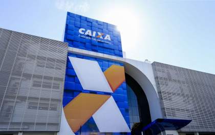 Trabalhadores nascidos em abril podem sacar auxílio emergencial