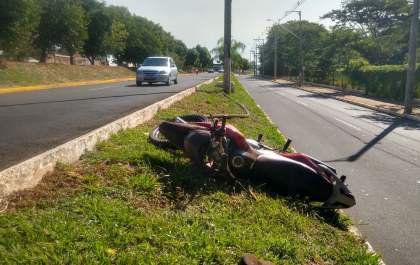 Jovem de 19 anos morre ao cair com moto na Araçás