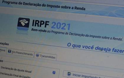 Bolsonaro veta projeto que adiava prazo de entrega da Declaração do IR