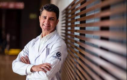 Médico da região realiza 1º transplante bem-sucedido em paciente com sequelas de covid