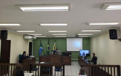 Réu é condenado a 12 anos de reclusão por feminicídio em Costa Rica