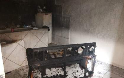 Homem é preso após incendiar casa da ex-companheira