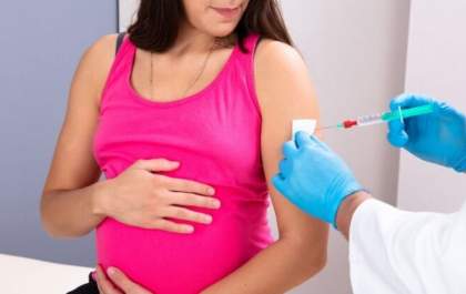 Aplicação de vacina em gestantes está suspensa no Estado