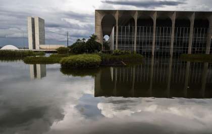 Brasil adere a projeto que liga América do Sul e Ásia por fibra óptica