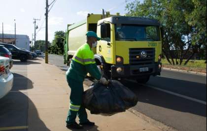 Coleta de lixo será antecipada nas vésperas do Natal e Ano Novo