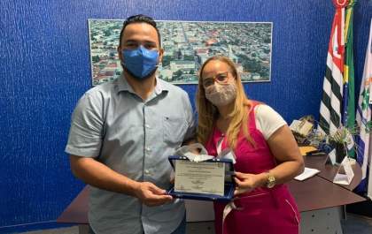Vereador Coxinha Prando homenageia Pastora Maria da Glória com título de Mulher Cidadã