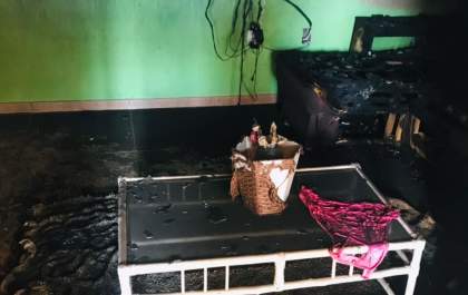 Marido avisa esposa que teria surpresa ao chegar em casa, e coloca fogo na residência